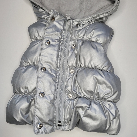 Baby Silver Puffer Hooded Sleeveless Vest 6-12M - Picture 4 of 8